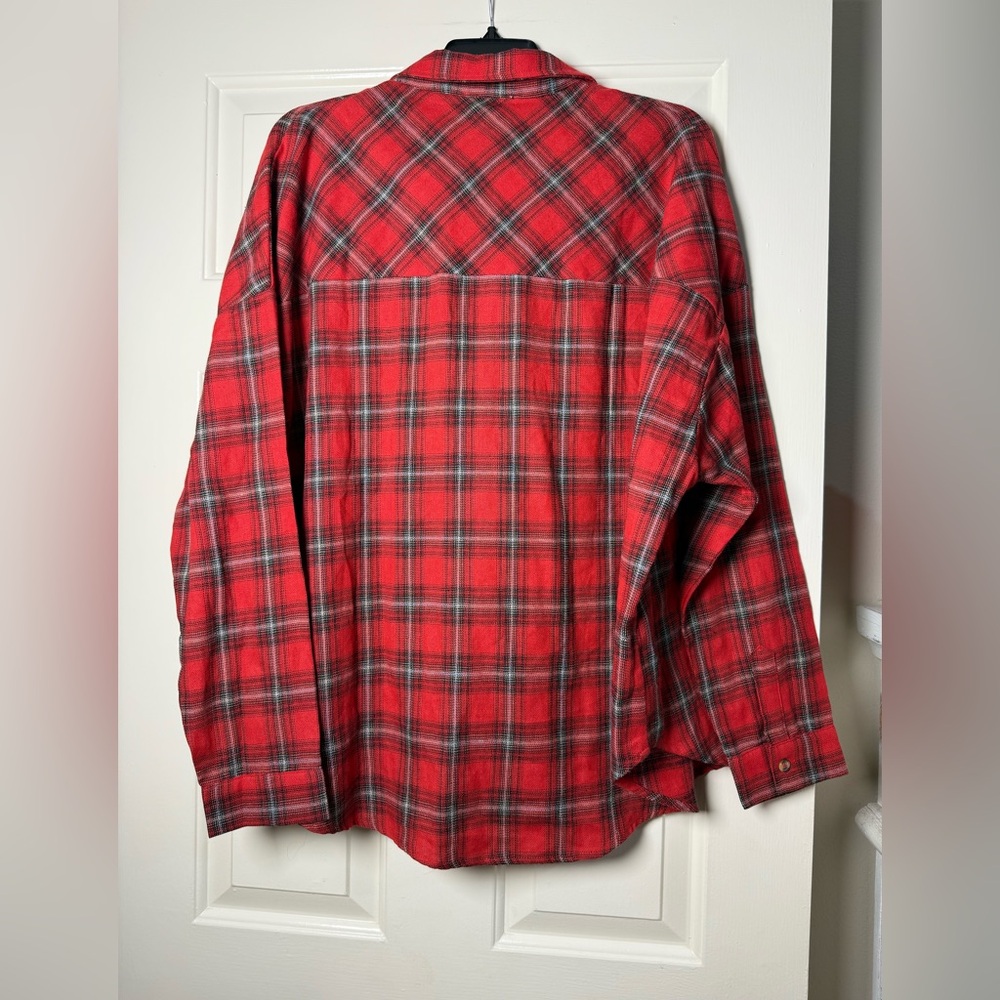 Kye Mi Women’s Oversized Style‎ Red Plaid Button-Up Shirt - Picture 5 of 8